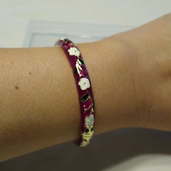 Vintage Fuchsia Enamel Cloisonne Goldtone Floral Bangle Bracelet Hinge Opening - Picture 8 of 11